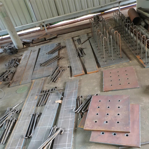 有哪些其他因素会影响屯昌预埋件位置的确定？